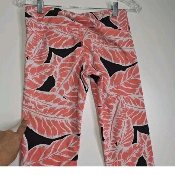 Alo Yoga Palm Springs Guava High-Waisted Leggings Size Small - Picture 6 of 9